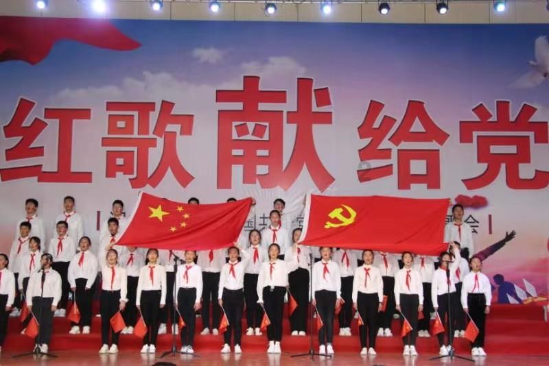 情侣租房应该AA还是男生交房租?